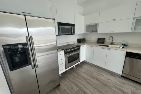 Condo in Miami, Florida, 1 bedroom  № 1827614 - photo 14