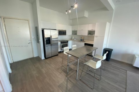 Condo in Miami, Florida, 1 bedroom  № 1827614 - photo 22