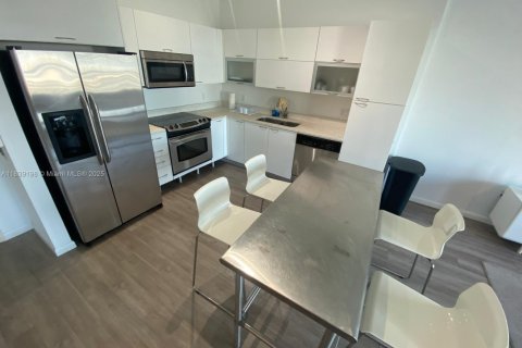 Condo in Miami, Florida, 1 bedroom  № 1827614 - photo 20