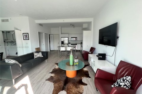 Condo in Miami, Florida, 1 bedroom  № 1827614 - photo 8