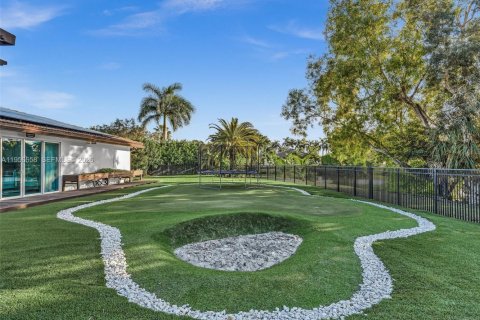 Купить виллу или дом в Уэстон, Флорида 7 спален, 474.27м2, № 2027097 - фото 16