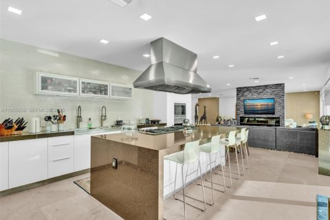 Купить виллу или дом в Уэстон, Флорида 7 спален, 474.27м2, № 2027097 - фото 28