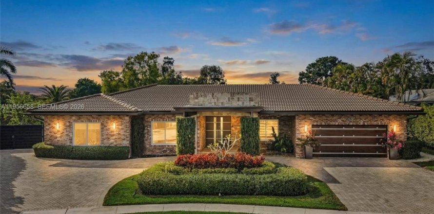 Дом в Уэстон, Флорида 7 спален, 474.27м2 № 2027097