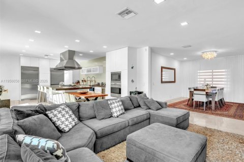 Купить виллу или дом в Уэстон, Флорида 7 спален, 474.27м2, № 2027097 - фото 25