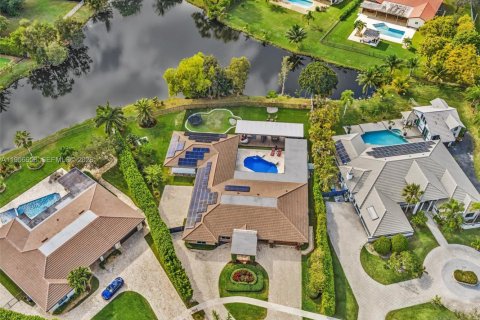 Купить виллу или дом в Уэстон, Флорида 7 спален, 474.27м2, № 2027097 - фото 6