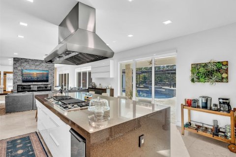 Купить виллу или дом в Уэстон, Флорида 7 спален, 474.27м2, № 2027097 - фото 27