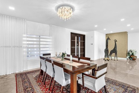 Купить виллу или дом в Уэстон, Флорида 7 спален, 474.27м2, № 2027097 - фото 23