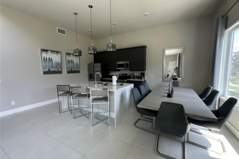 Condominio en venta en Kissimmee, Florida, 5 dormitorios, 244.33 m2 № 1300149 - foto 8