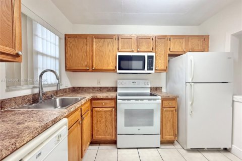 Condo à West Palm Beach, Floride, 2 chambres  № 2002158