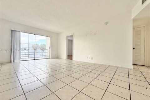 Copropriété à louer à West Palm Beach, Floride: 2 chambres, 82.68 m2 № 2002158 - photo 3
