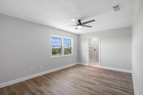 Villa ou maison à vendre à Grand Island, Floride: 4 chambres, 240.25 m2 № 1919194 - photo 12