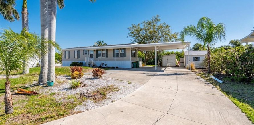 Apartment in Punta Gorda, Florida 2 bedrooms, 102.56 sq.m. № 2205382