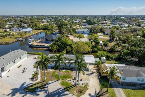 Apartment in Punta Gorda, Florida 2 bedrooms, 102.56 sq.m. № 2205382 - photo 4