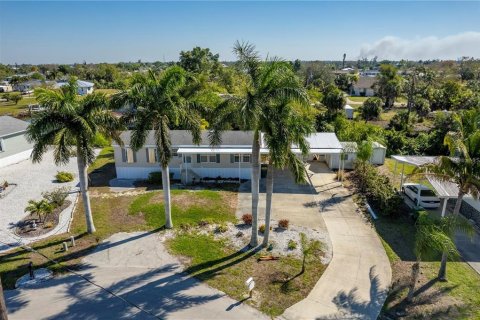 Apartment in Punta Gorda, Florida 2 bedrooms, 102.56 sq.m. № 2205382 - photo 2