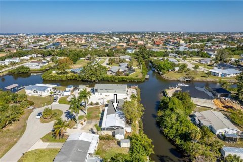 Apartment in Punta Gorda, Florida 2 bedrooms, 102.56 sq.m. № 2205382 - photo 3
