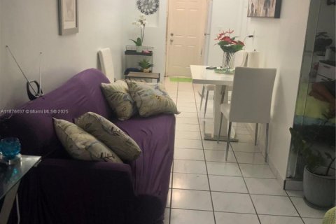 Condominio en venta en Miami Beach, Florida, 37.72 m2 № 1977733 - foto 8