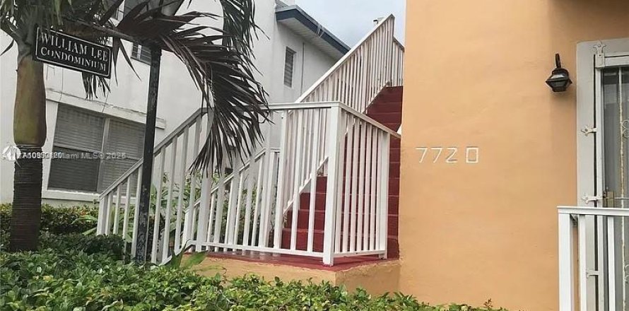 Estudio en el Condominio en Miami Beach, Florida  № 1977733