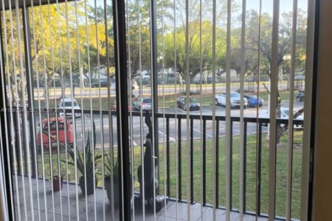 Купить кондоминиум в Майами, Флорида 2 спальни, 89.65м2, № 2048611 - фото 7