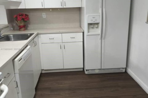 Купить кондоминиум в Майами, Флорида 2 спальни, 89.65м2, № 2048611 - фото 3