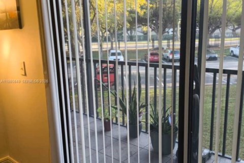 Купить кондоминиум в Майами, Флорида 2 спальни, 89.65м2, № 2048611 - фото 9