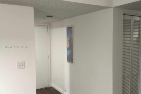 Купить кондоминиум в Майами, Флорида 2 спальни, 89.65м2, № 2048611 - фото 12