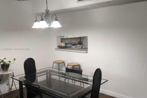 Купить кондоминиум в Майами, Флорида 2 спальни, 89.65м2, № 2048611 - фото 8