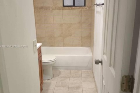 Купить кондоминиум в Майами, Флорида 2 спальни, 89.65м2, № 2048611 - фото 2