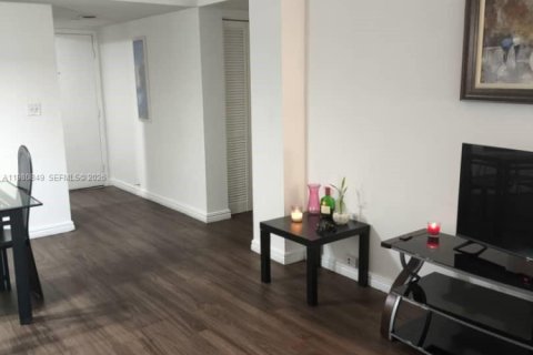 Купить кондоминиум в Майами, Флорида 2 спальни, 89.65м2, № 2048611 - фото 10