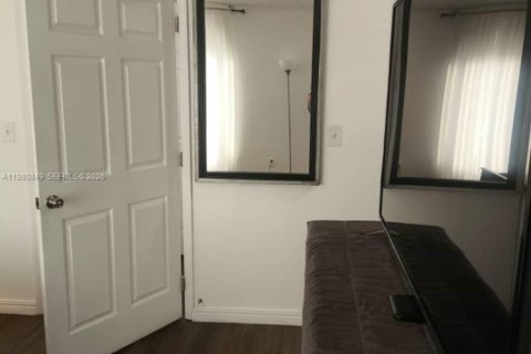 Купить кондоминиум в Майами, Флорида 2 спальни, 89.65м2, № 2048611 - фото 16