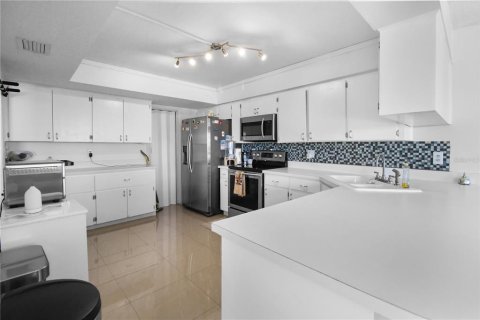 Copropriété à vendre à Largo, Floride: 2 chambres, 133.78 m2 № 2217456 - photo 3