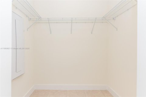 Condo in Doral, Florida, 1 bedroom  № 1952194 - photo 24