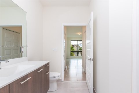 Condo in Doral, Florida, 1 bedroom  № 1952194 - photo 19