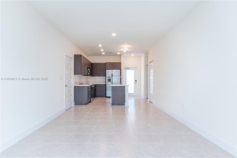 Condo in Doral, Florida, 1 bedroom  № 1952194 - photo 13