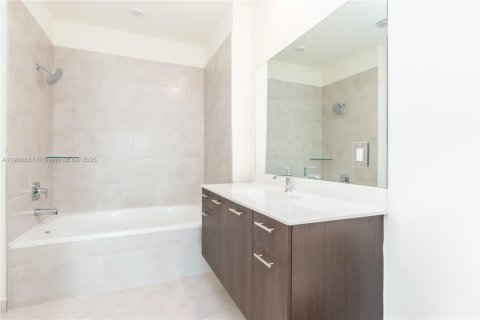 Condo in Doral, Florida, 1 bedroom  № 1952194 - photo 20