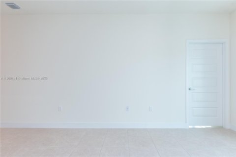 Condo in Doral, Florida, 1 bedroom  № 1952194 - photo 12