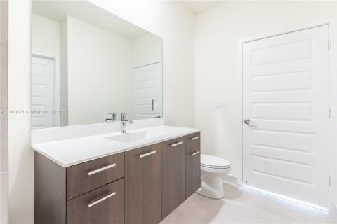 Condo in Doral, Florida, 1 bedroom  № 1952194 - photo 18
