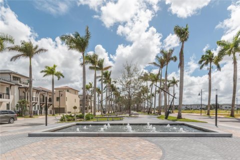 Condo in Doral, Florida, 1 bedroom  № 1952194 - photo 1