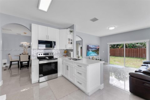 Купить виллу или дом в Майами, Флорида 3 спальни, 150.69м2, № 2026405 - фото 23