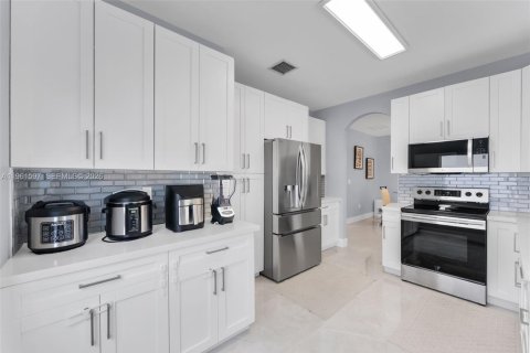 Купить виллу или дом в Майами, Флорида 3 спальни, 150.69м2, № 2026405 - фото 22