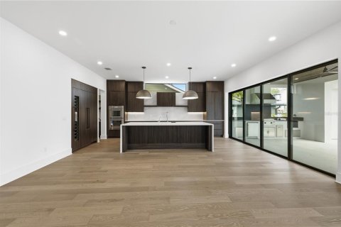 Villa ou maison à vendre à Tampa, Floride: 5 chambres, 320.51 m2 № 2218862 - photo 8