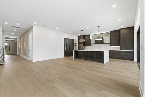 Villa ou maison à vendre à Tampa, Floride: 5 chambres, 320.51 m2 № 2218862 - photo 9