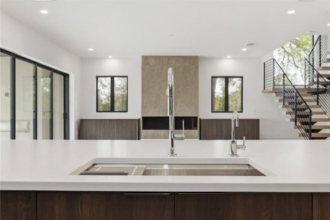 Villa ou maison à vendre à Tampa, Floride: 5 chambres, 320.51 m2 № 2218862 - photo 16