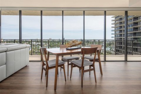 Condo in Treasure Island, Florida, 2 bedrooms  № 1883137 - photo 8