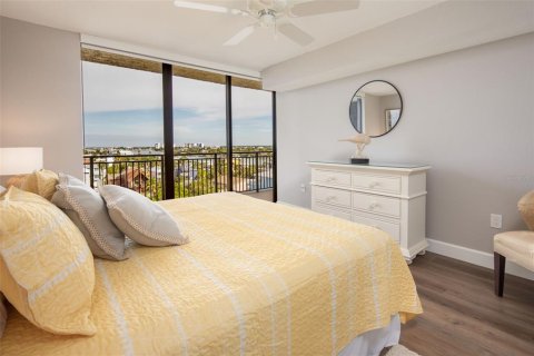 Condominio en alquiler en Treasure Island, Florida, 2 dormitorios, 140.28 m2 № 1883137 - foto 21