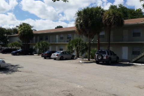 Apartment in Hollywood, Florida 1 bedroom № 2021667