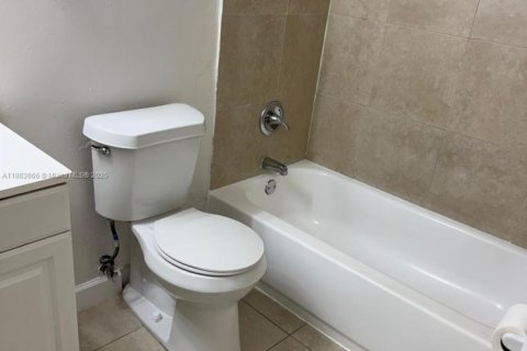 Apartment in Hollywood, Florida 1 bedroom № 2021667 - photo 7