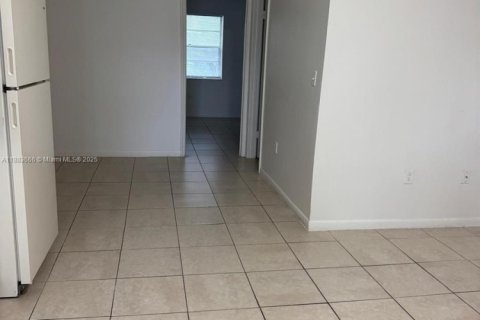 Apartment in Hollywood, Florida 1 bedroom № 2021667 - photo 4