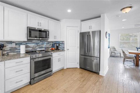 Adosado en venta en Indian Rocks Beach, Florida, 3 dormitorios, 168.34 m2 № 2166144 - foto 10