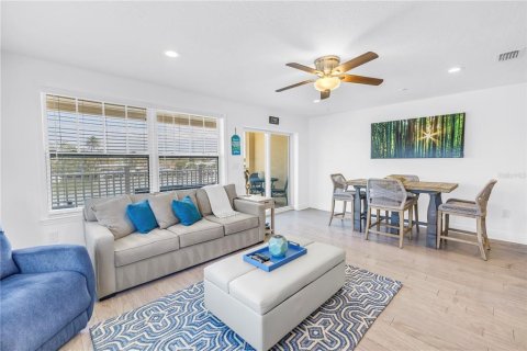 Adosado en venta en Indian Rocks Beach, Florida, 3 dormitorios, 168.34 m2 № 2166144 - foto 7