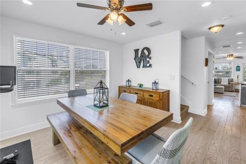 Adosado en venta en Indian Rocks Beach, Florida, 3 dormitorios, 168.34 m2 № 2166144 - foto 12